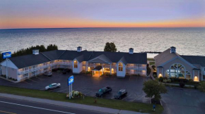 Baymont by Wyndham St. Ignace Lakefront